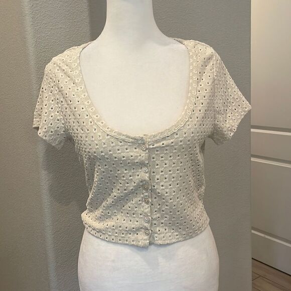 H & M Eyelet Basic Crop Top - Picture 1 of 2